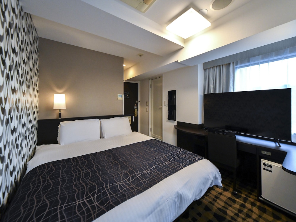 SUPERIOR, QUEEN BED