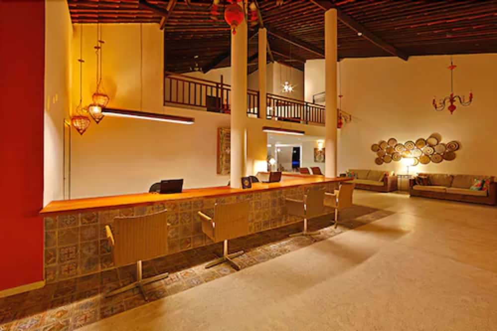 Anga Hotel 2/50