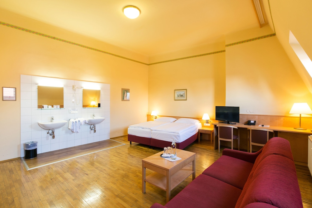 Hotel Post 40/56