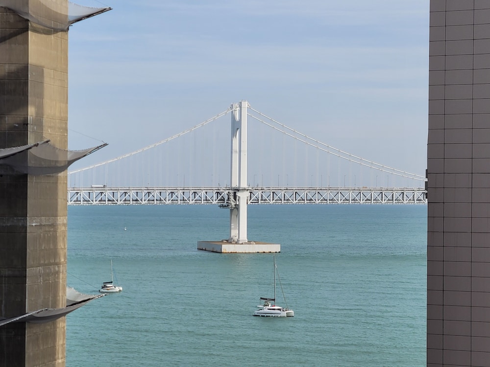 H Avenue Hotel Gwangali Beach 42/50
