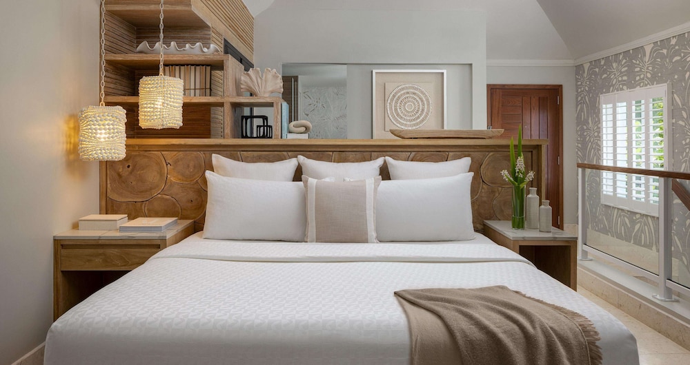 1 Bedroom, Villa, King Bed, Ocean Front, Two Story, Butler, Private Pool