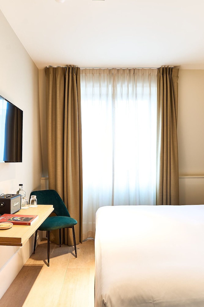 Hotel FRANQ 25/74