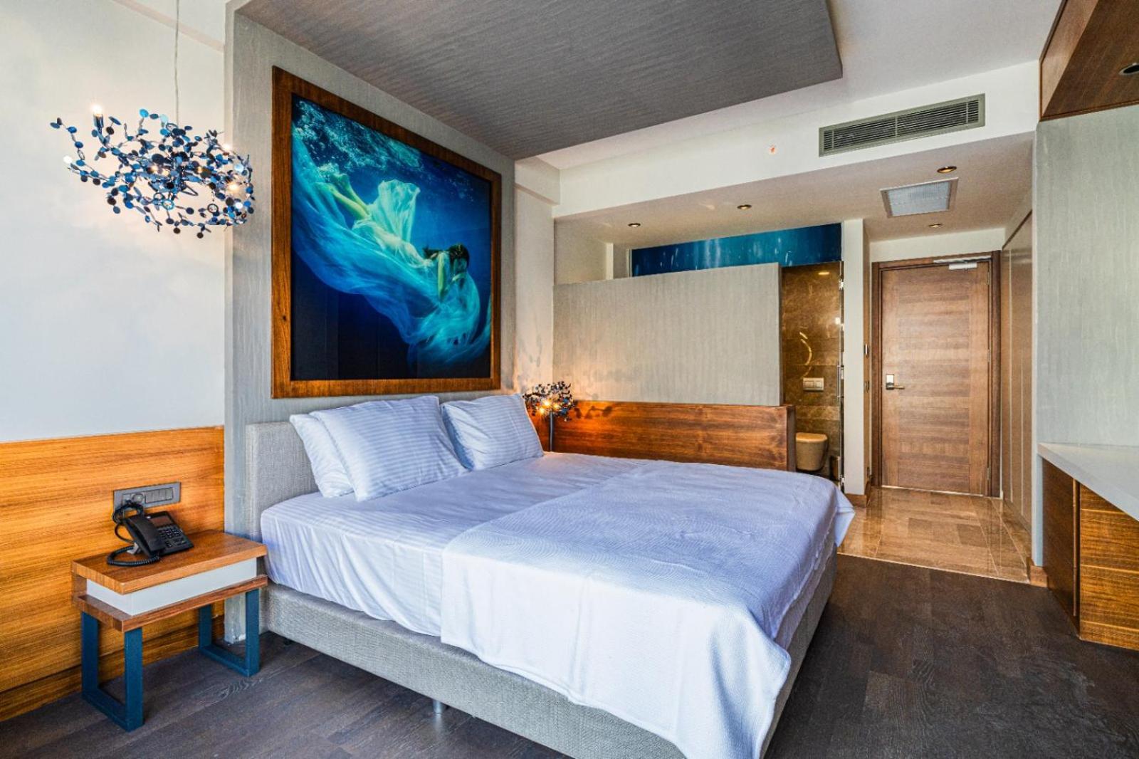 Standard, Double or Twin Bed