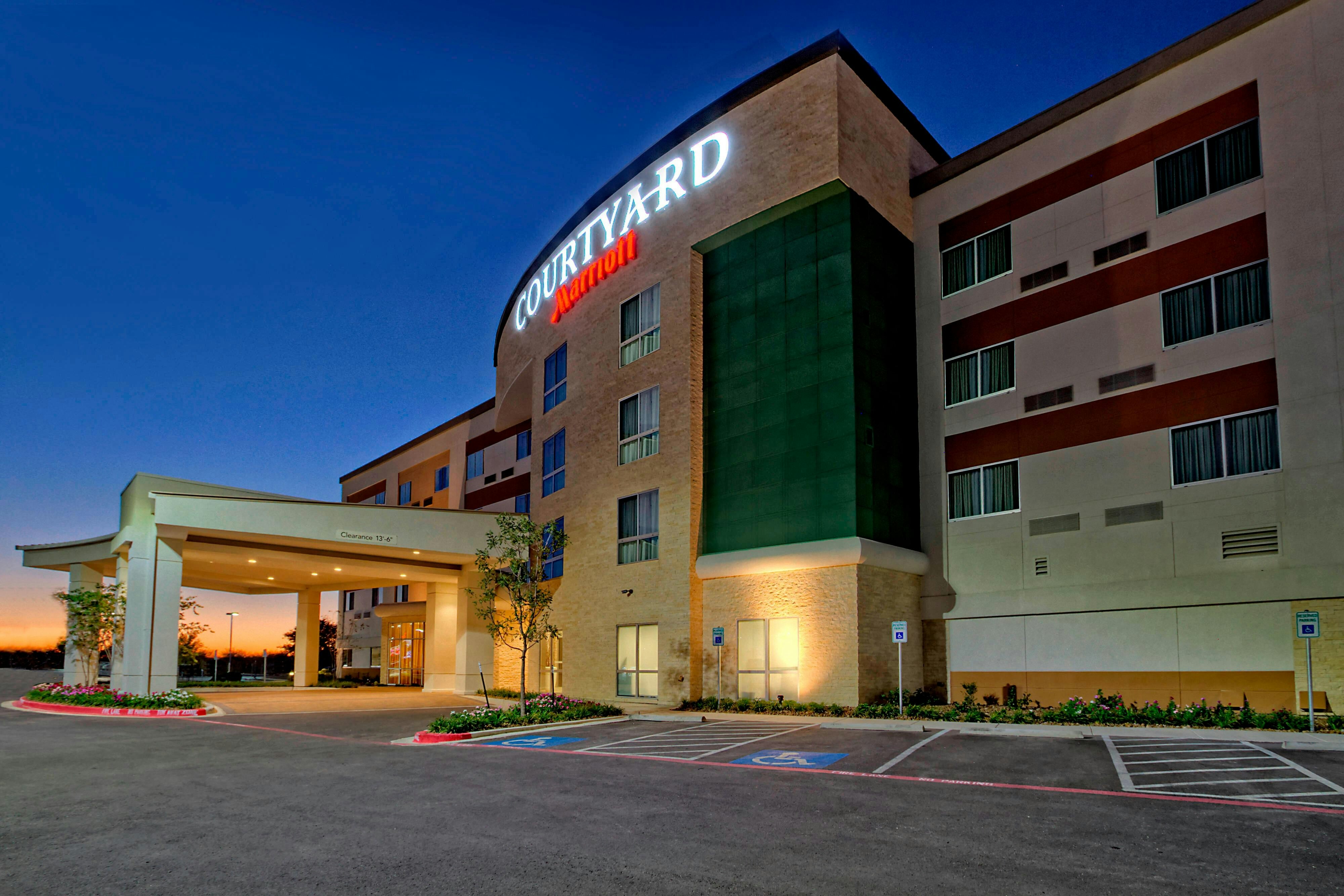 Courtyard San Marcos 38/39