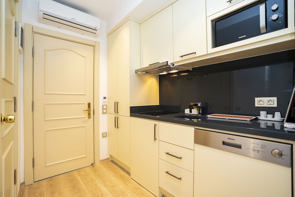 Channel Suites 34/35