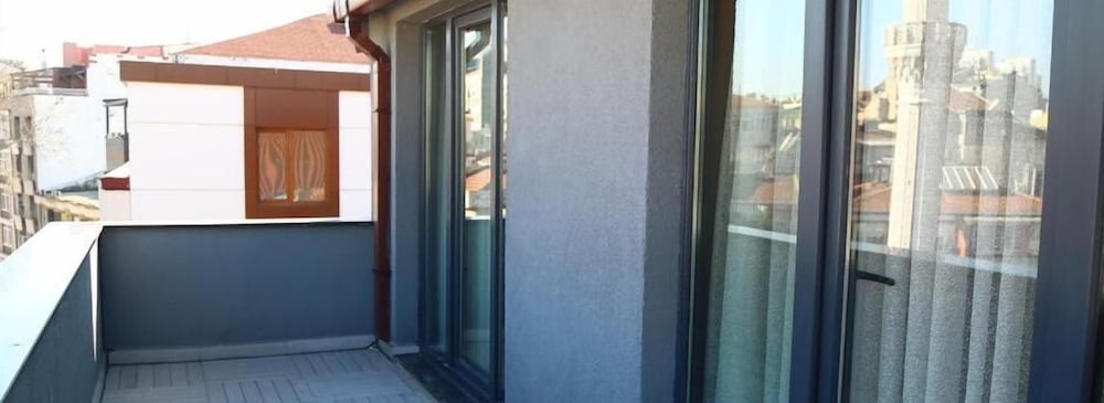Luxx Suite 18/40