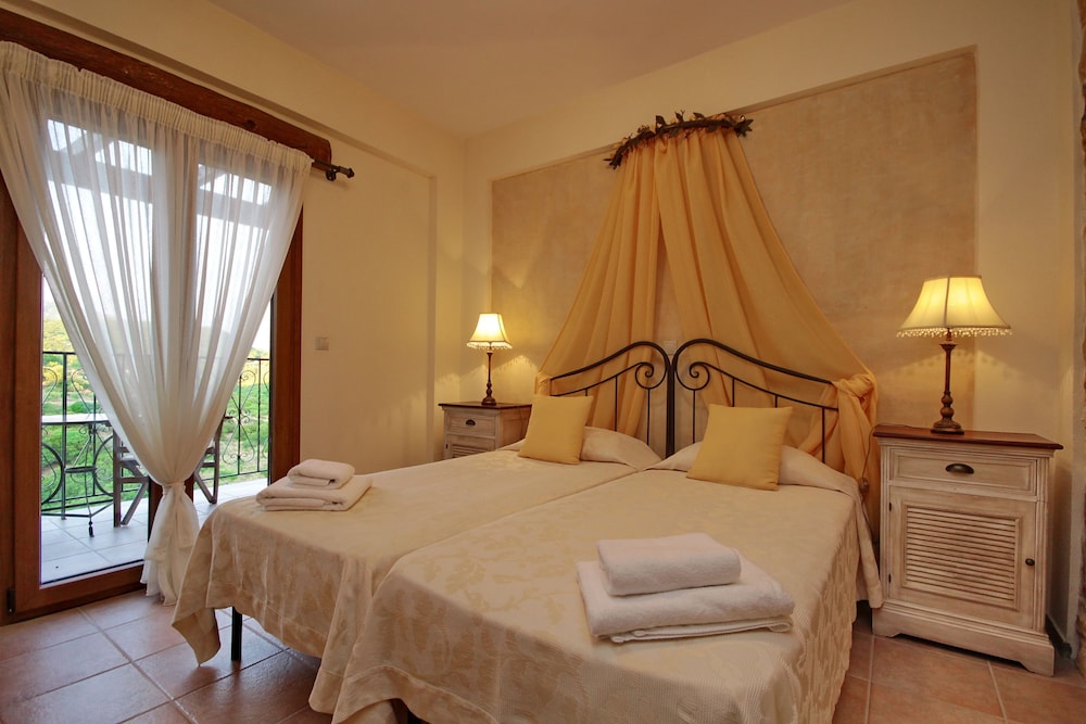 Sokraki Villas 6/50