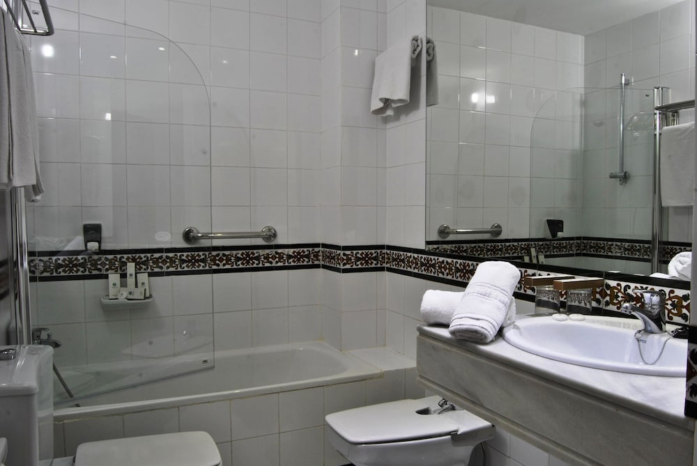 Navas Hotel 25/82