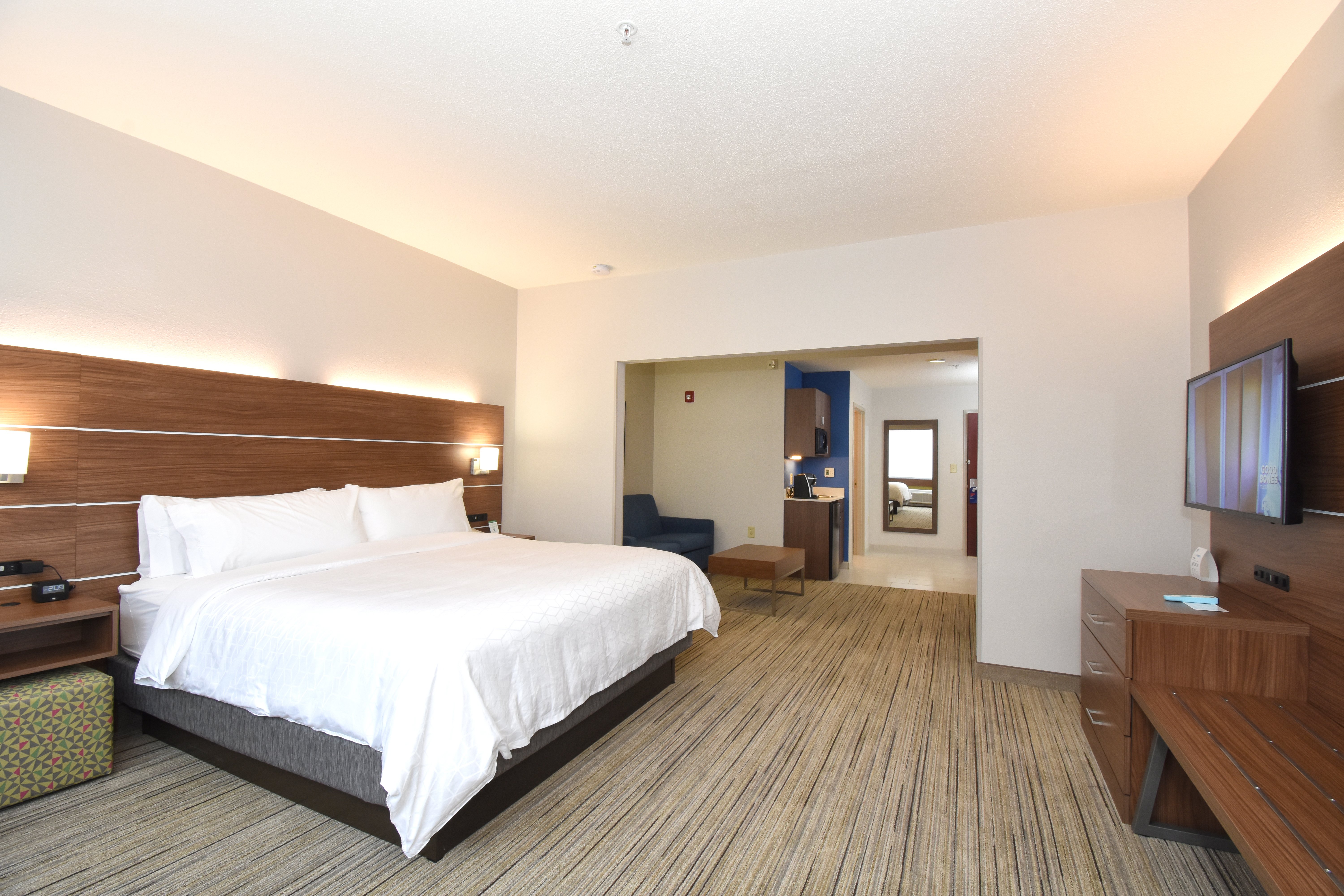 Suite, King Bed