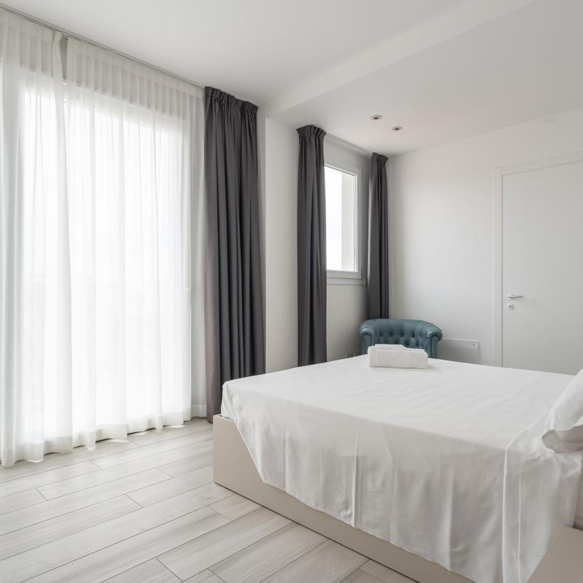 Deluxe, Double Bed, Side Sea View، Hotel Boston 8/10
