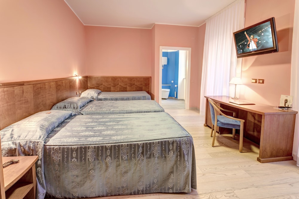 Hotel Italia 38/61