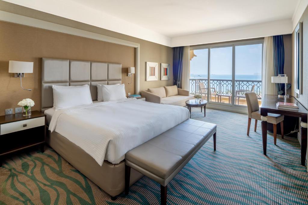 Deluxe, Twin Beds, Pool or Sea View