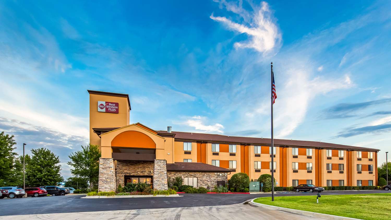 Best Western Plus Woodland Hills Hotel Suites 30/30