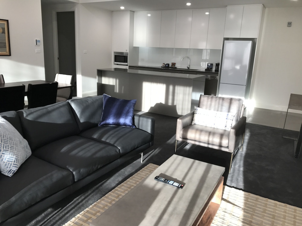 Knightsbridge Canberra 48/61