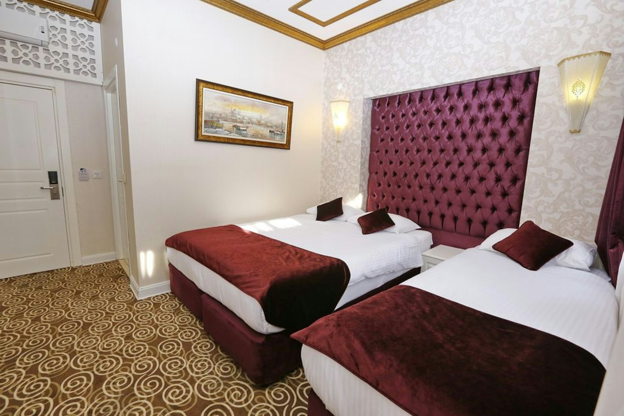 Room, Triple