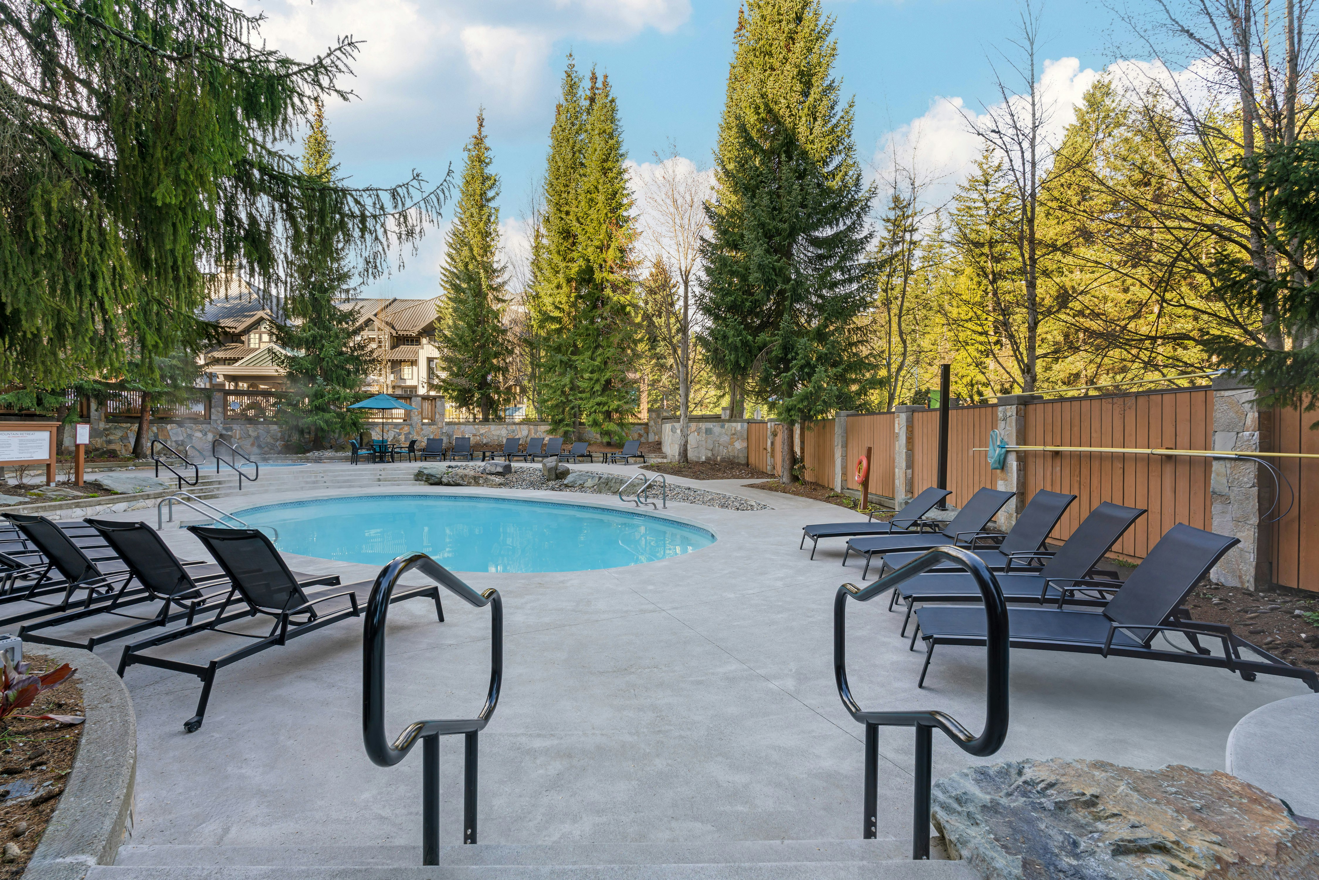 Hilton Grand Vacations Club Whistler (ex. Embarc Whistler) 57/59