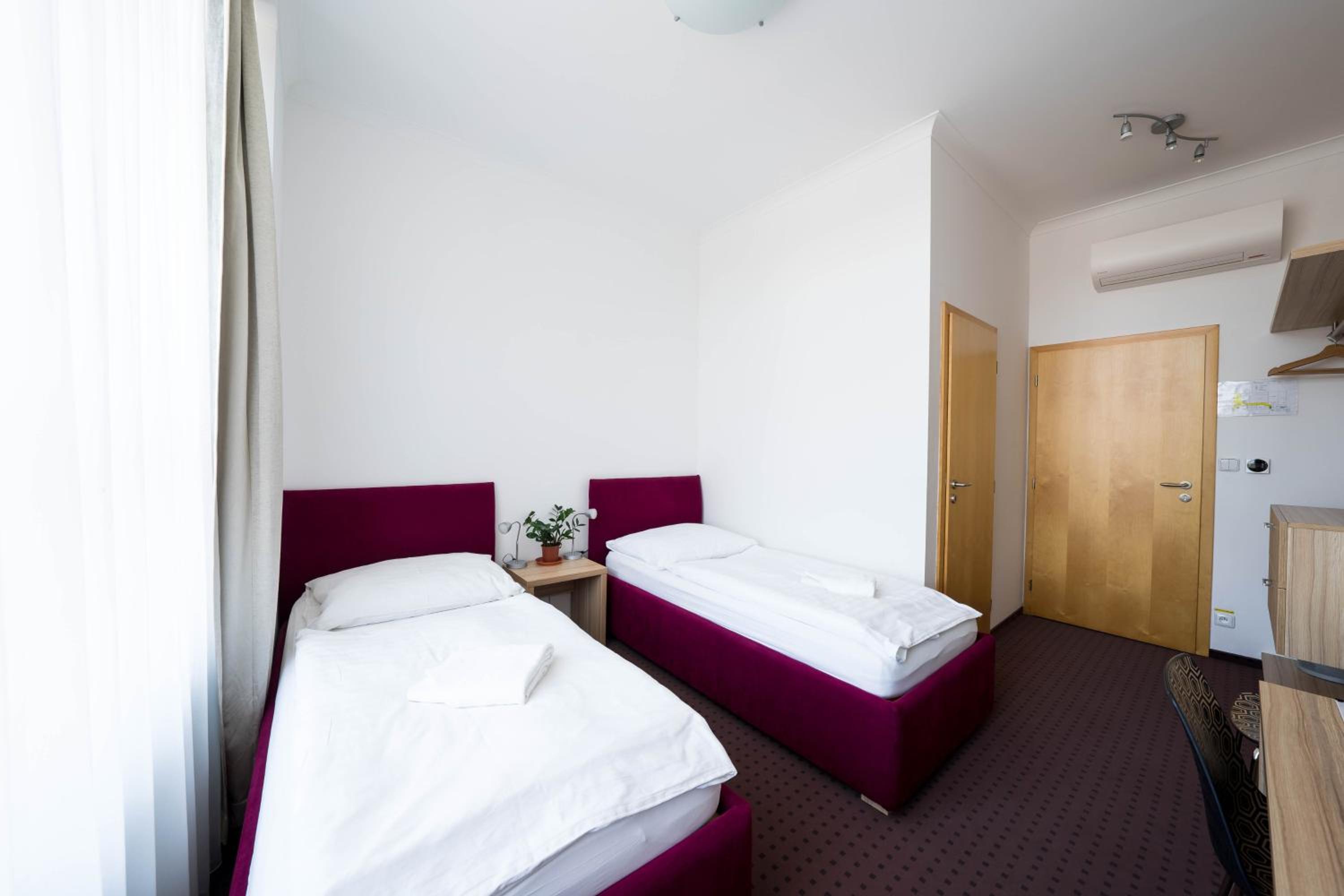 Akord Hotel 32/71