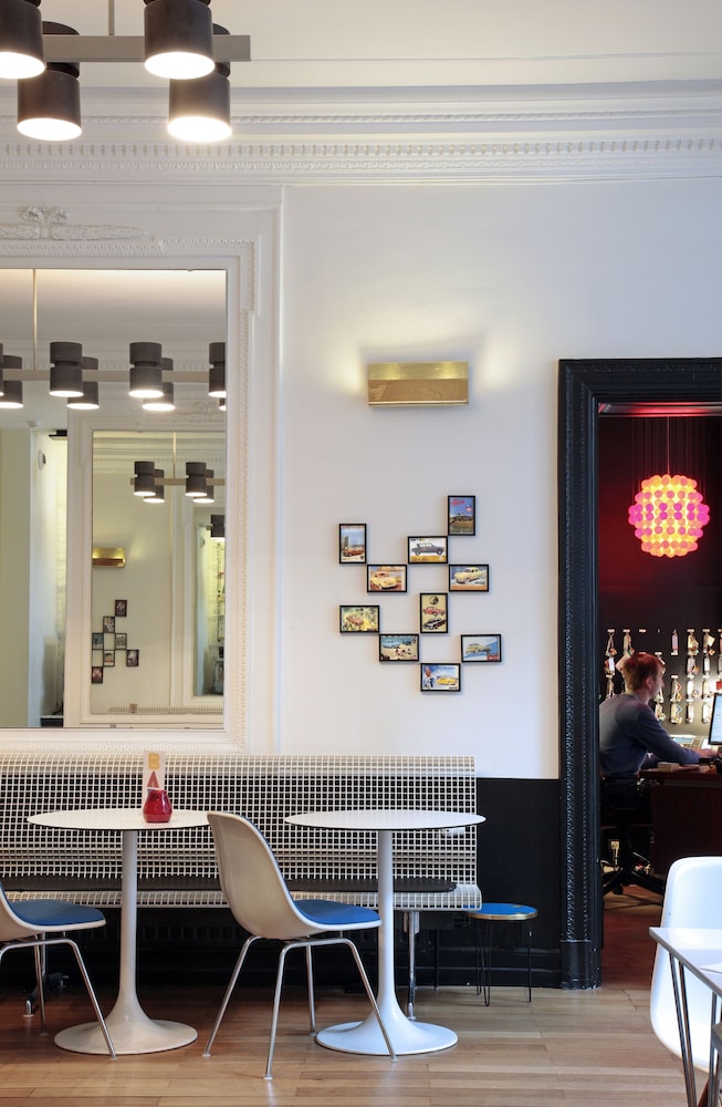 Vintage Hotel 30/50