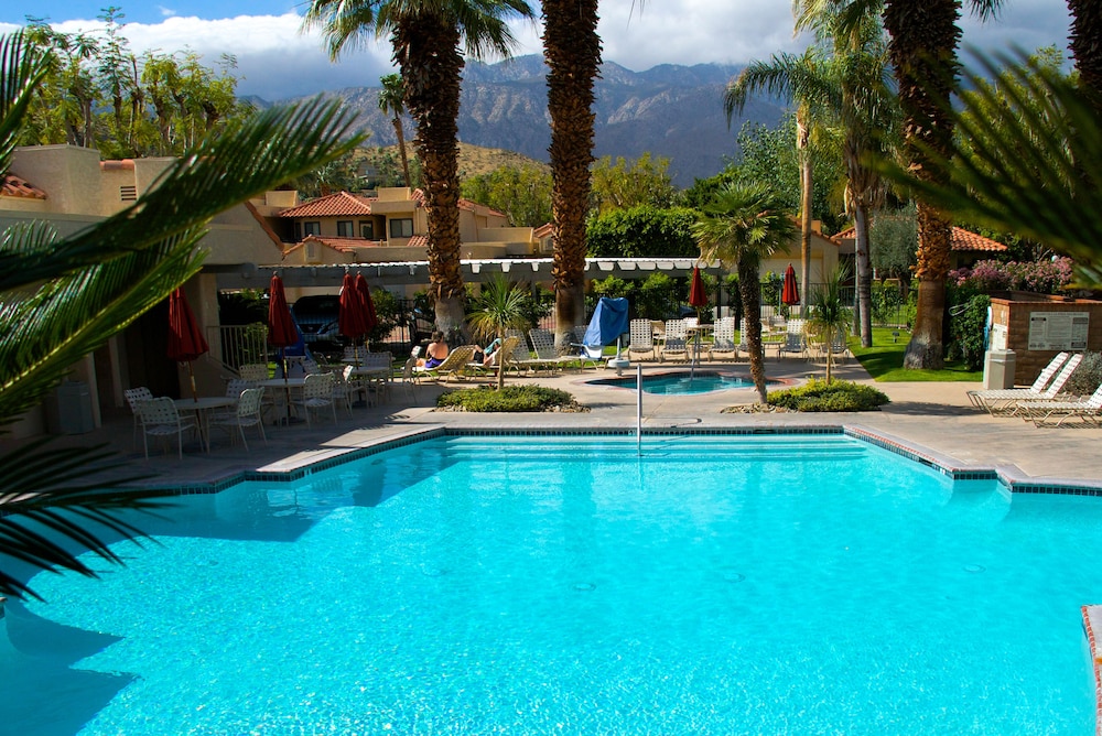 The Oasis Resort 12/76