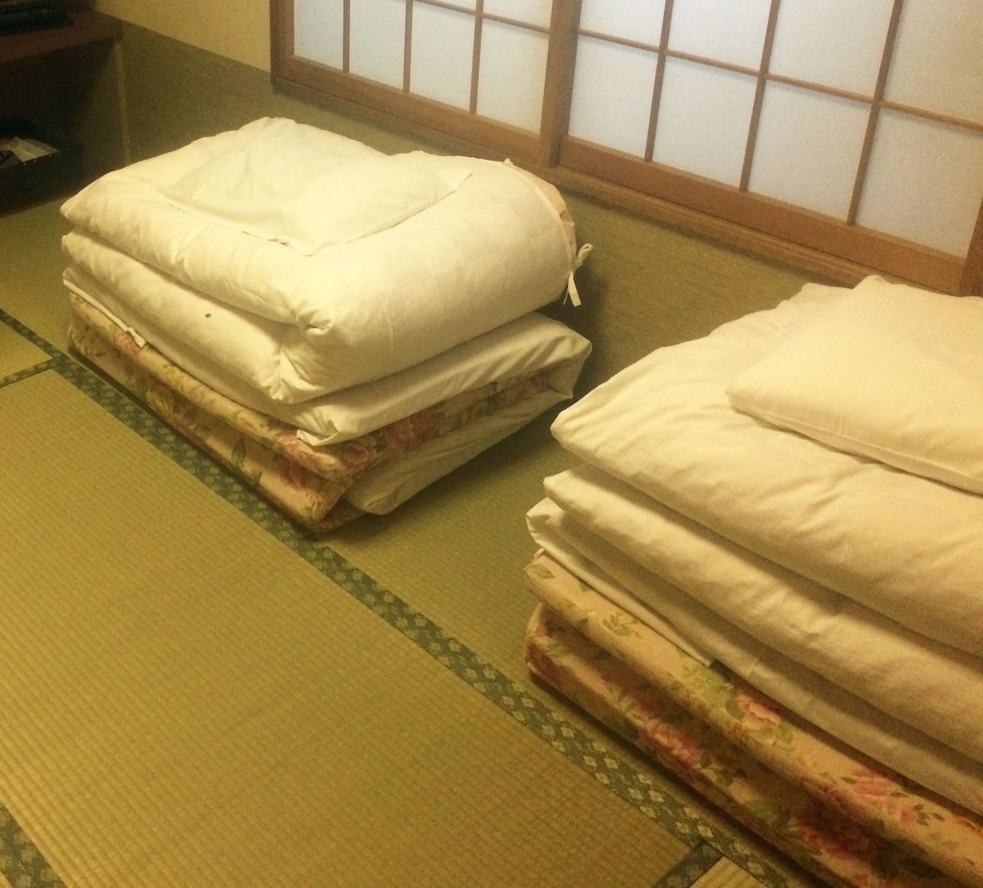 JAPANESE, SHARED BATHROOM