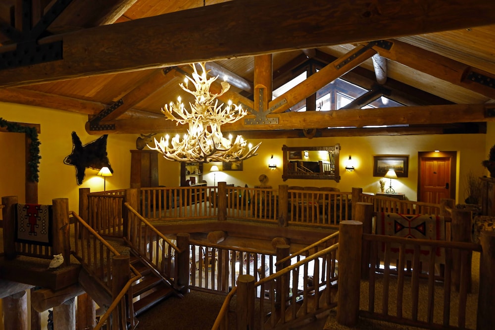 Daniels Summit Lodge 3/50