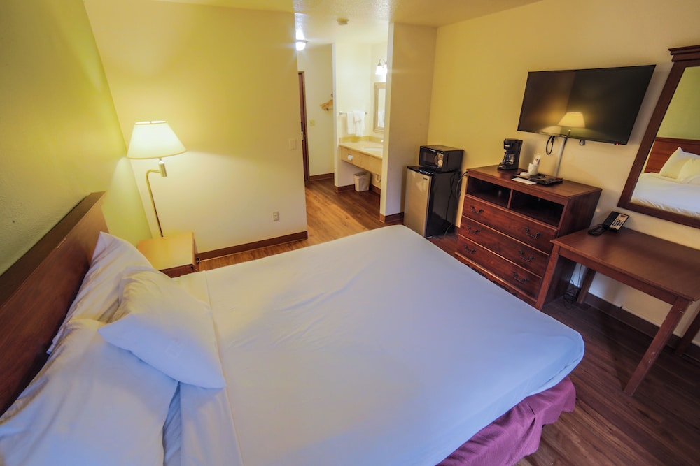 Sunnyside Inn & Suites 21/52