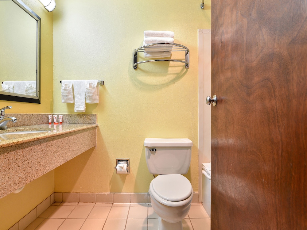 Travelodge by Wyndham Enid 37/40