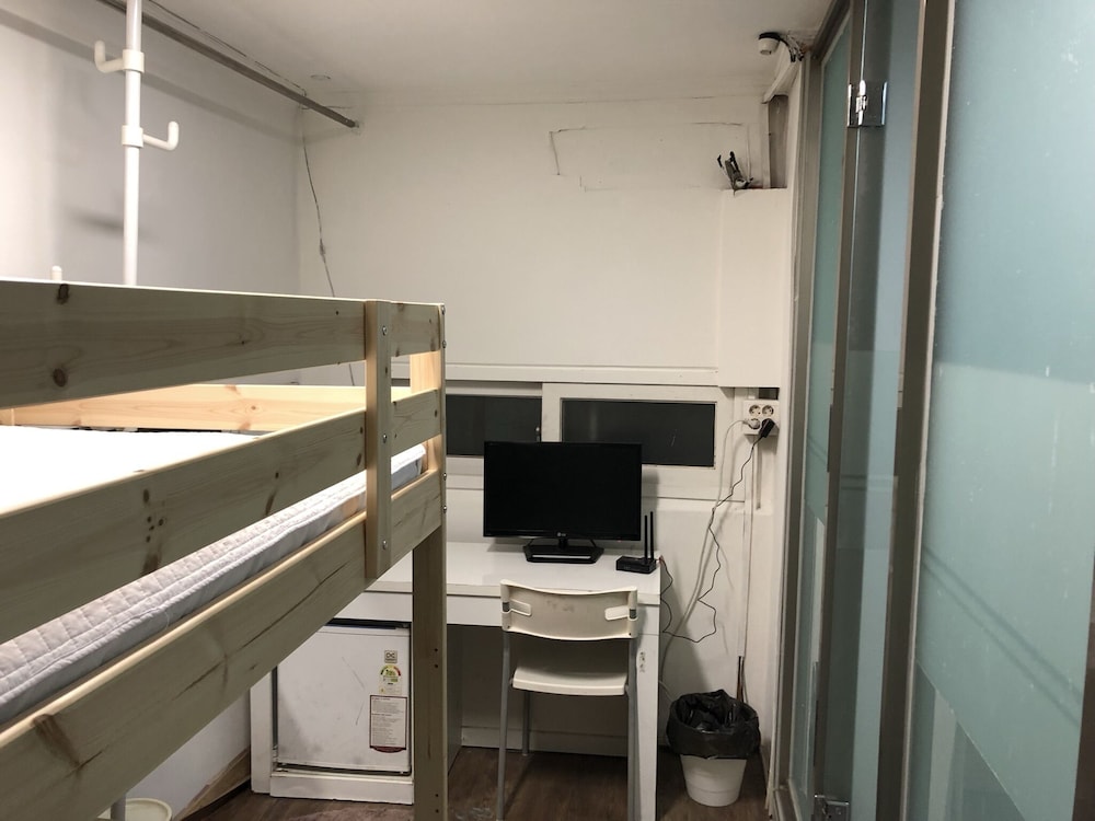 Hostel Metro 37/51