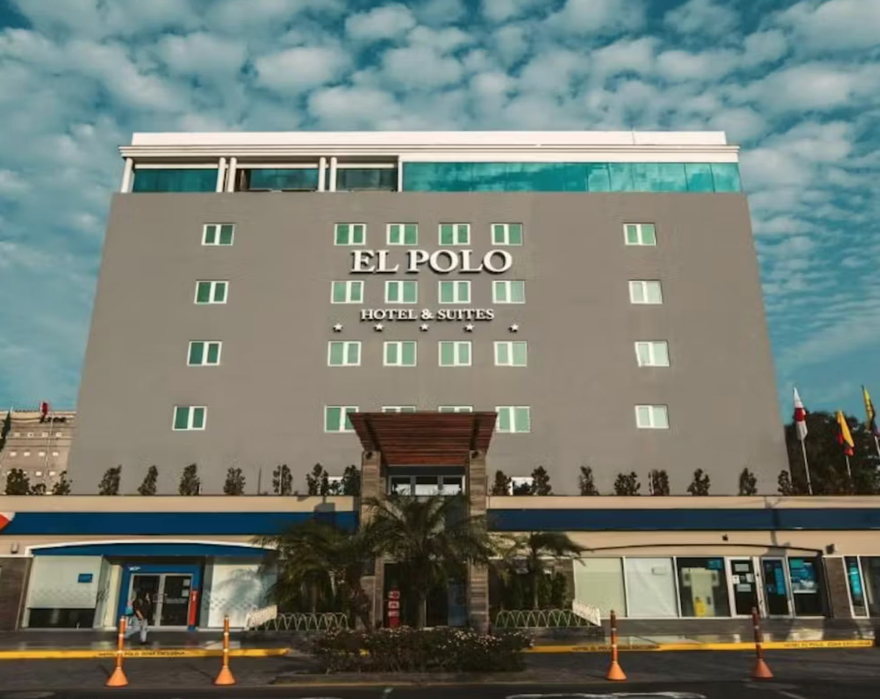 El Polo Apart Hotel and Suites 1/8
