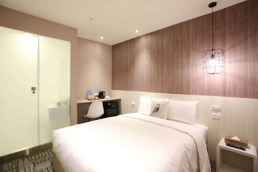 STANDARD, DOUBLE BED, NO WINDOW