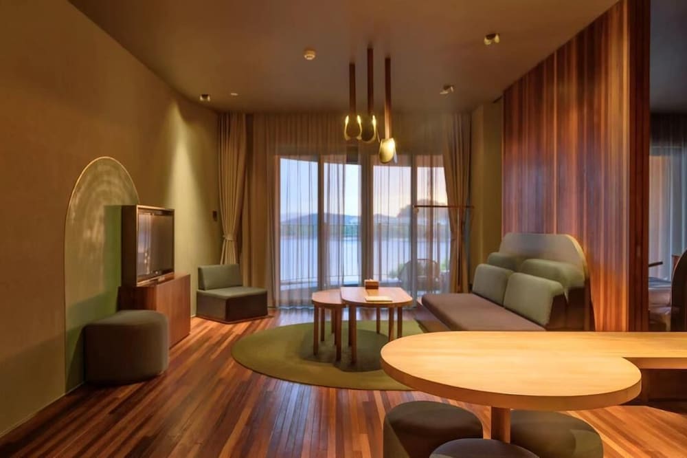 Hotel Karen 24/50