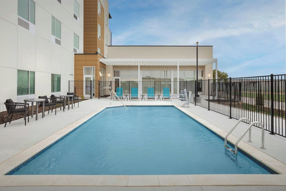 TownePlace Suites by Marriott Forney 34/37
