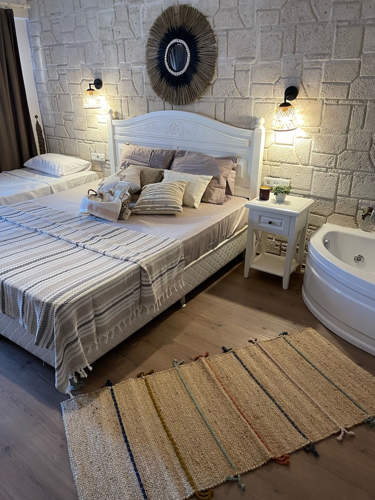 Alba Otel Alacati 17/50