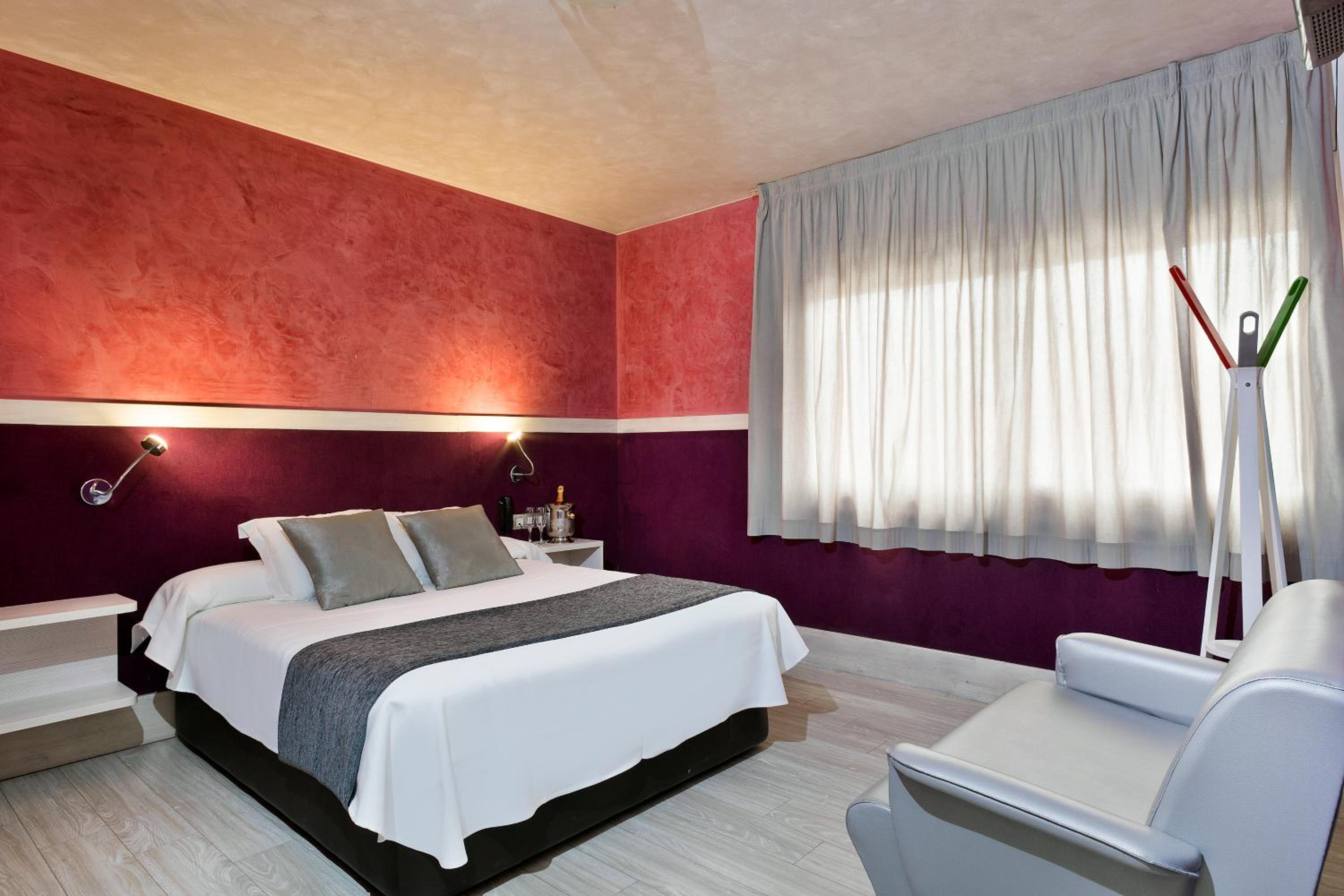 Room, Double Bed