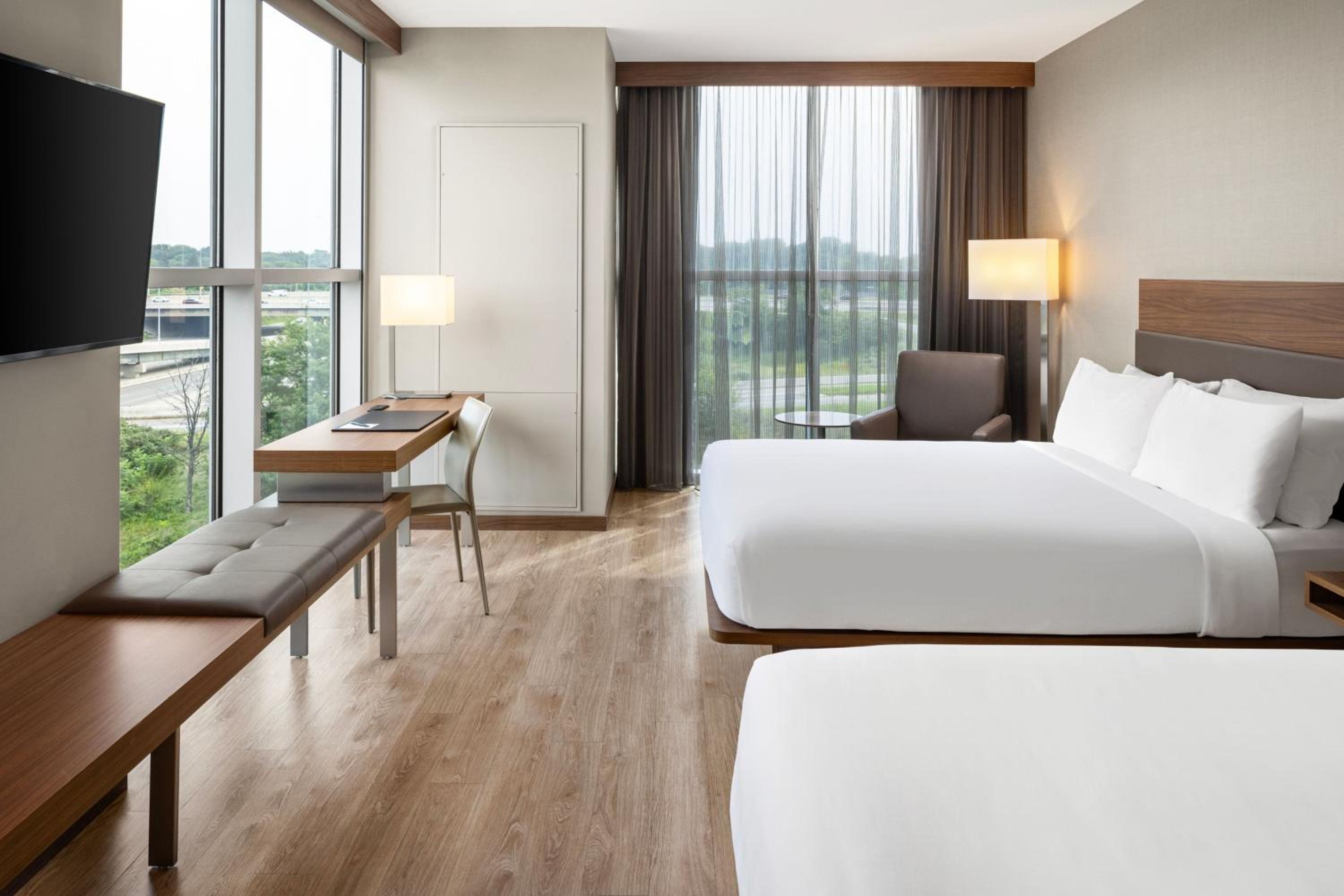 Room, 2 Queen Beds, Skyline View