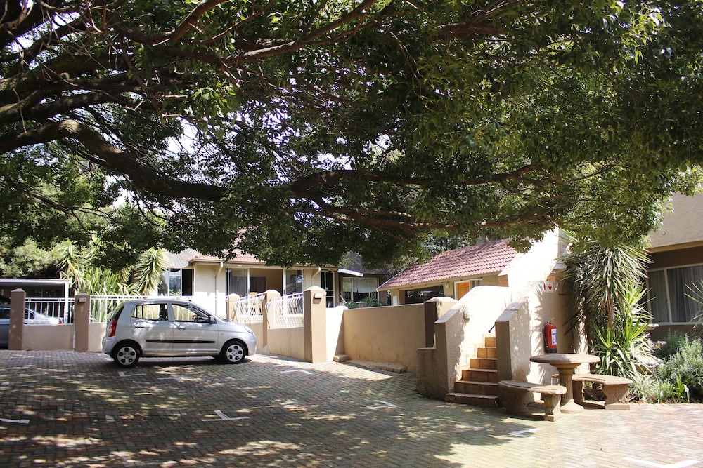 African Sky Guest House 26/50