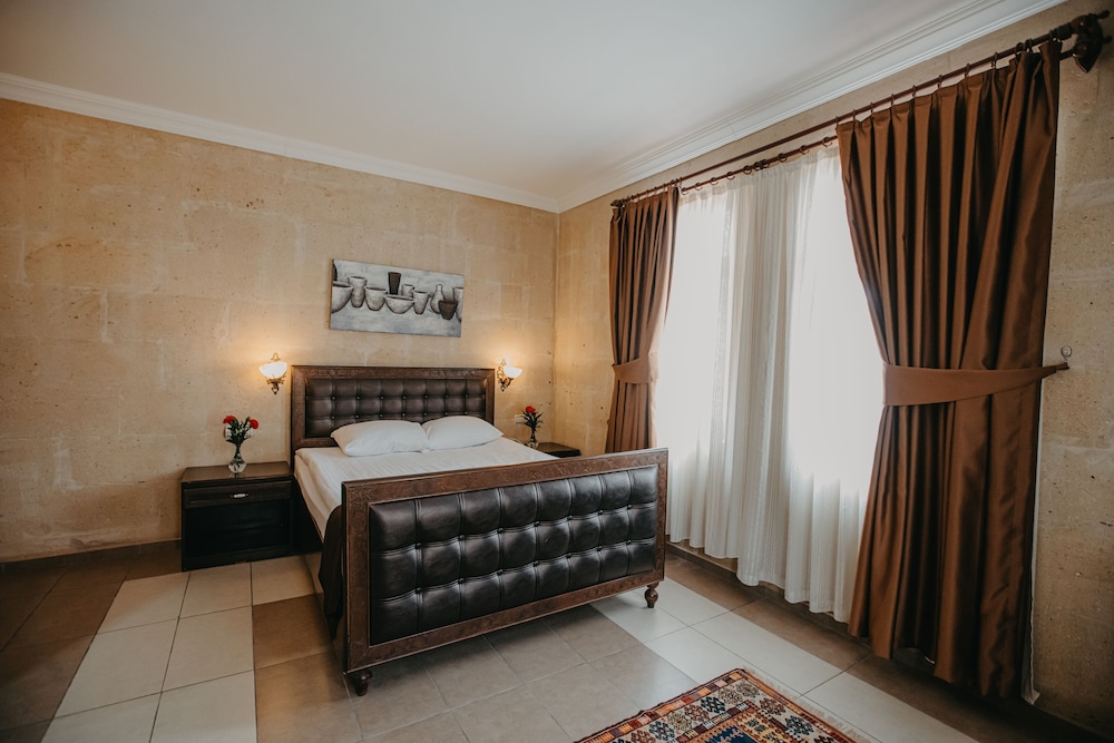 Royal Stone Houses 23/74
