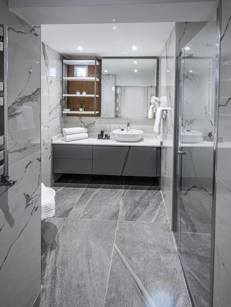 Valente Suites Hotel 30/30