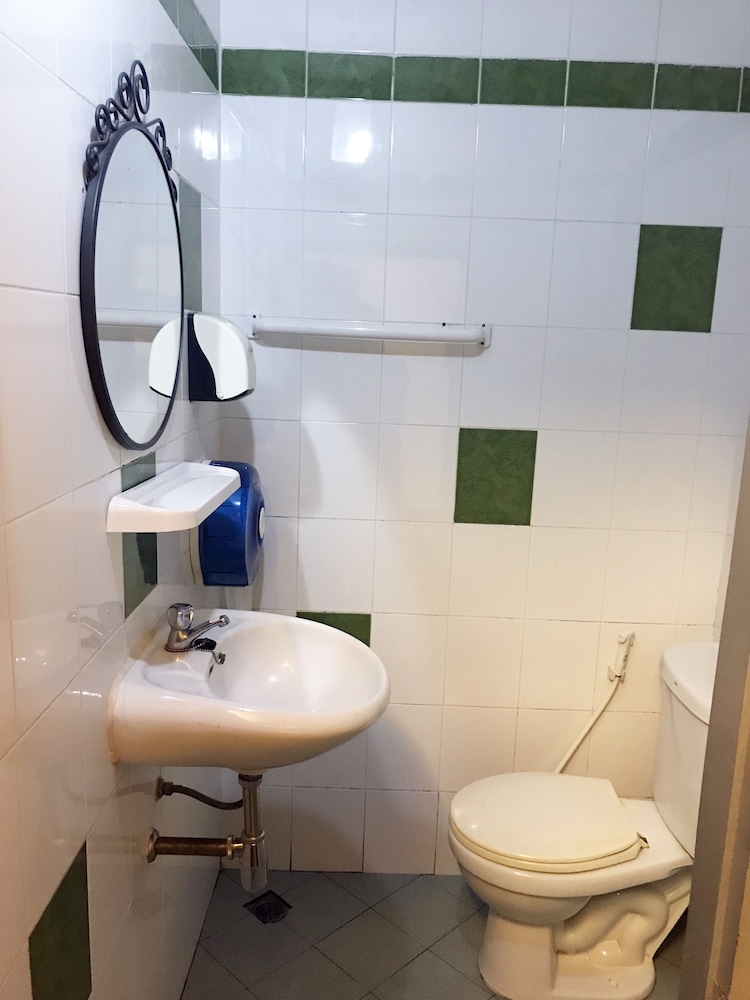 iHouse hotel 34/36