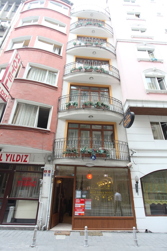 BEST TOWN HOTEL 1/48