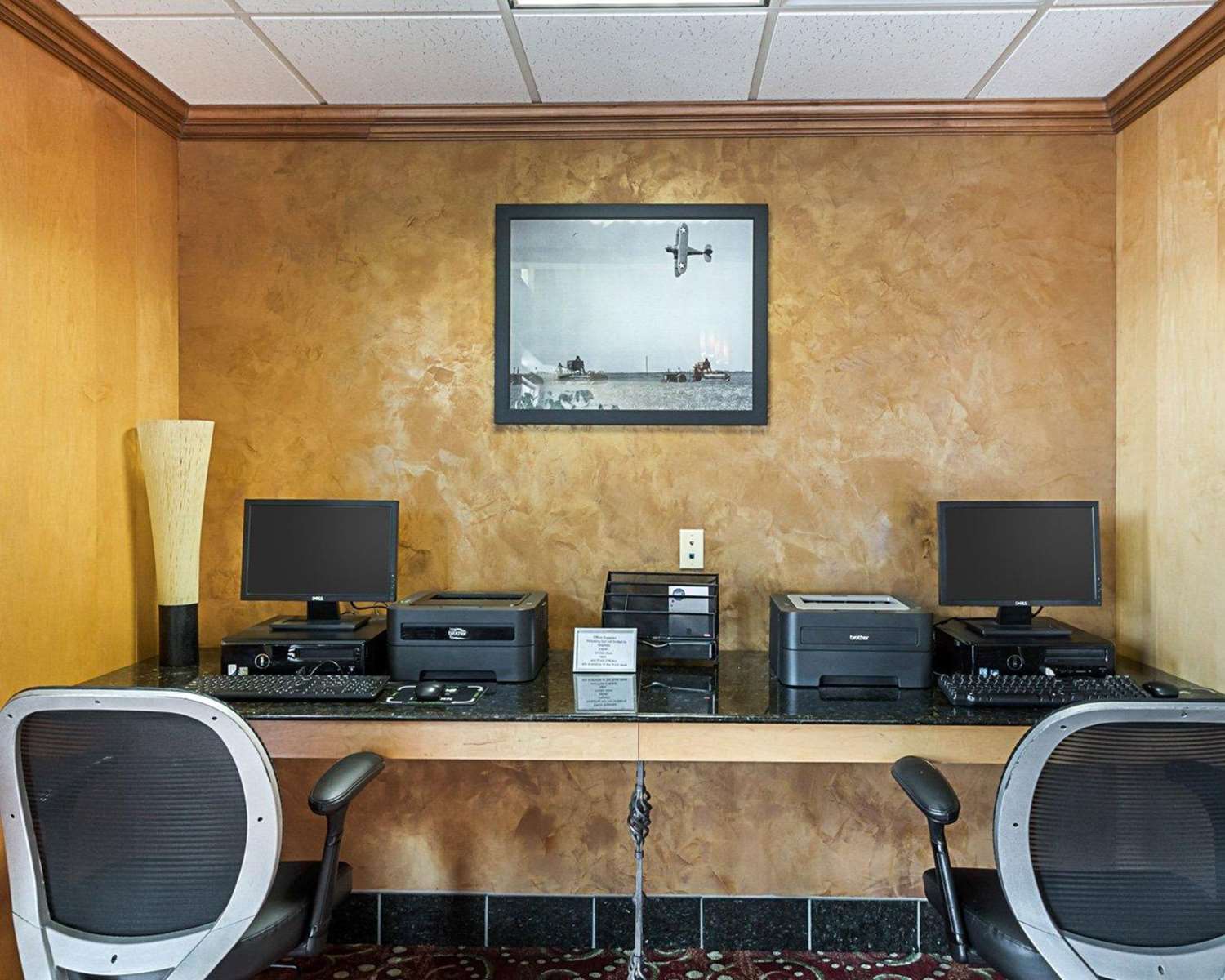 Comfort Suites Airport Wichita, KS 32/41