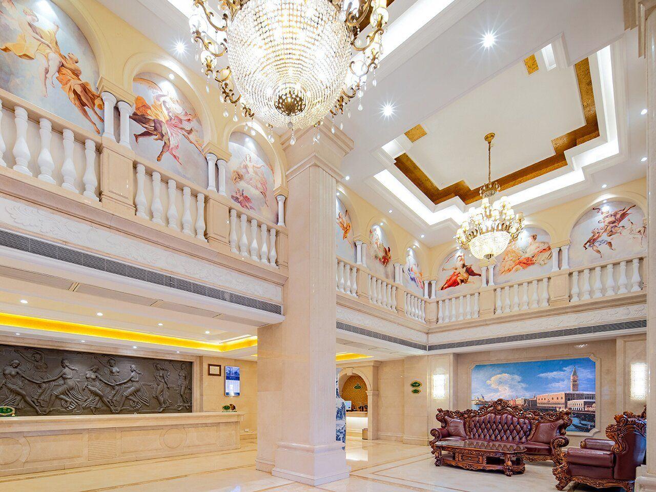 Vienna International Hotel (Shenzhen Buji Dafen Metro Station) 11/41