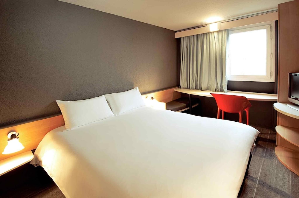 ibis Chateauroux 11/52