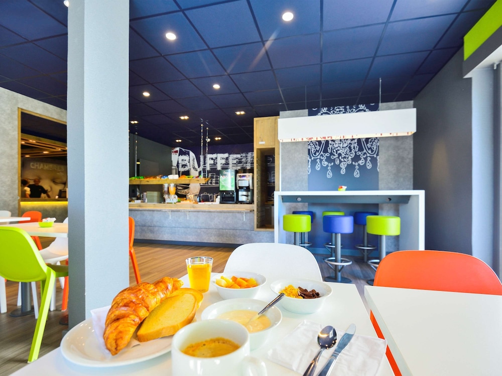 Ibis Budget Pau Lescar 52/68