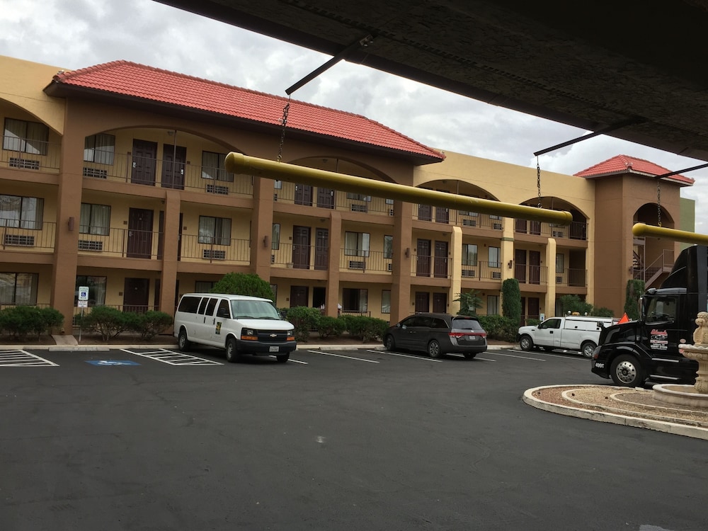 Quality Inn Airport East El Paso 5/49