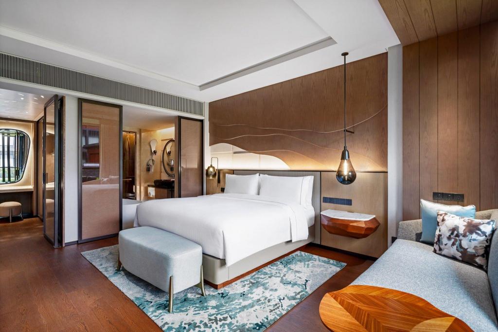 Suite, King Bed, Garden View, Hot Spring Bath, Large
