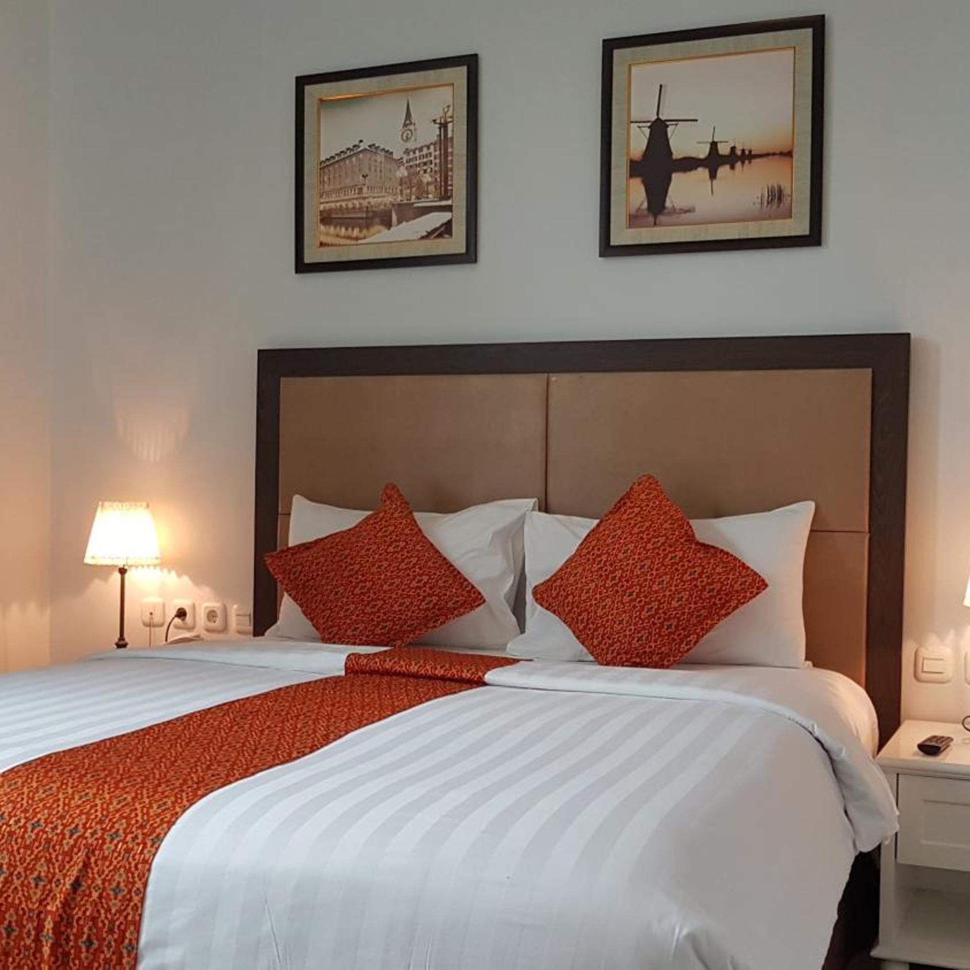 Deluxe, Queen Bed