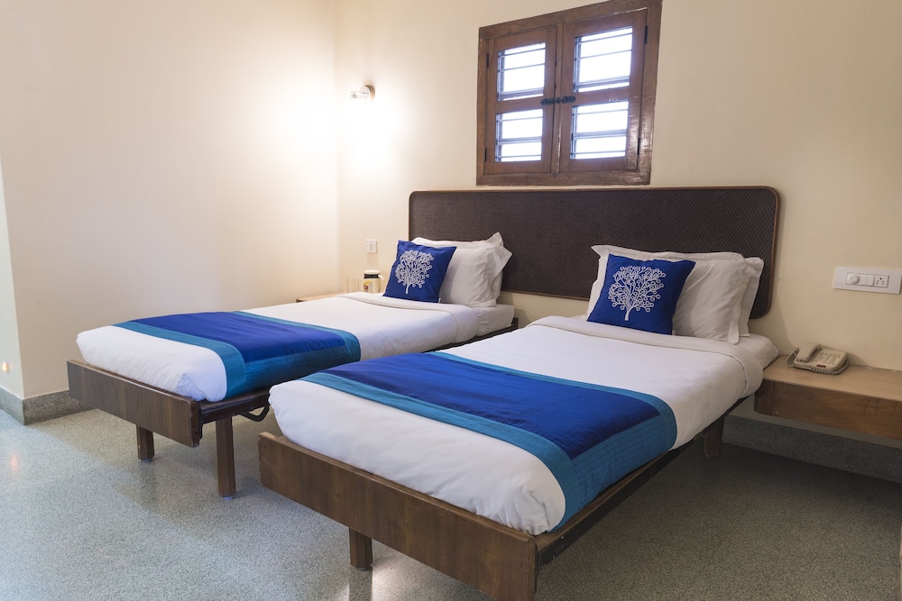WOODLANDS HOTEL 20/50