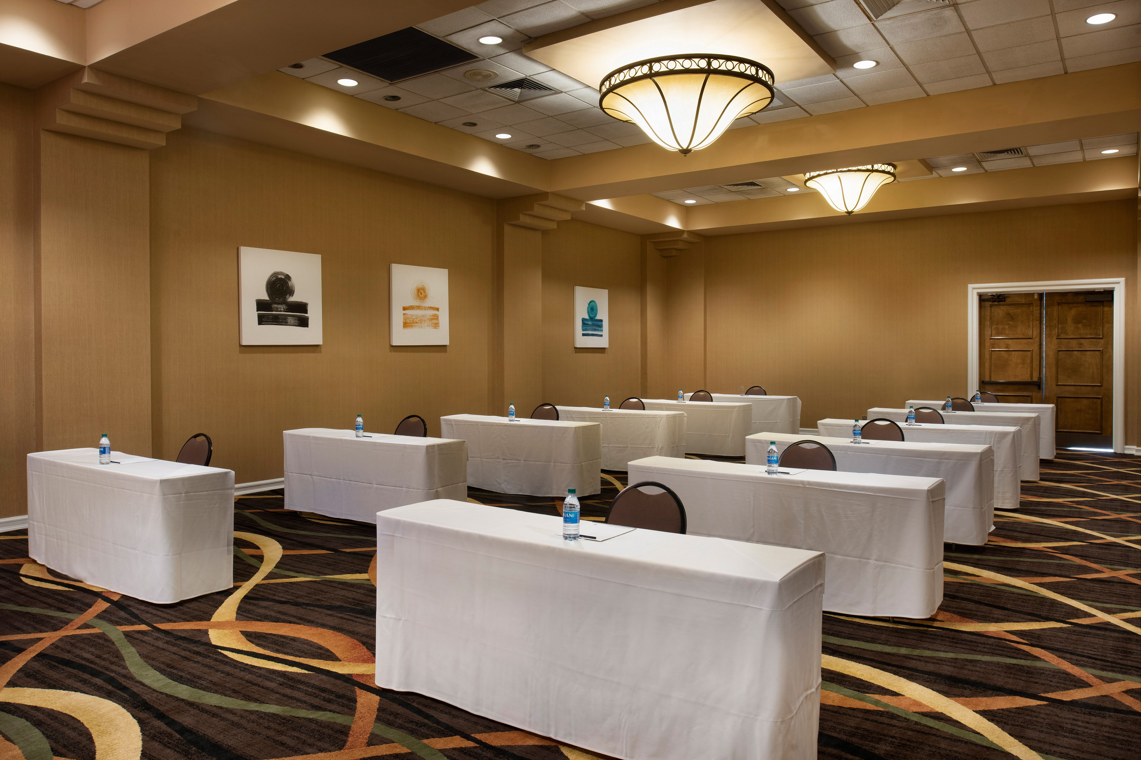Doubletree By Hilton Hotel Memphis Downtown 53/53