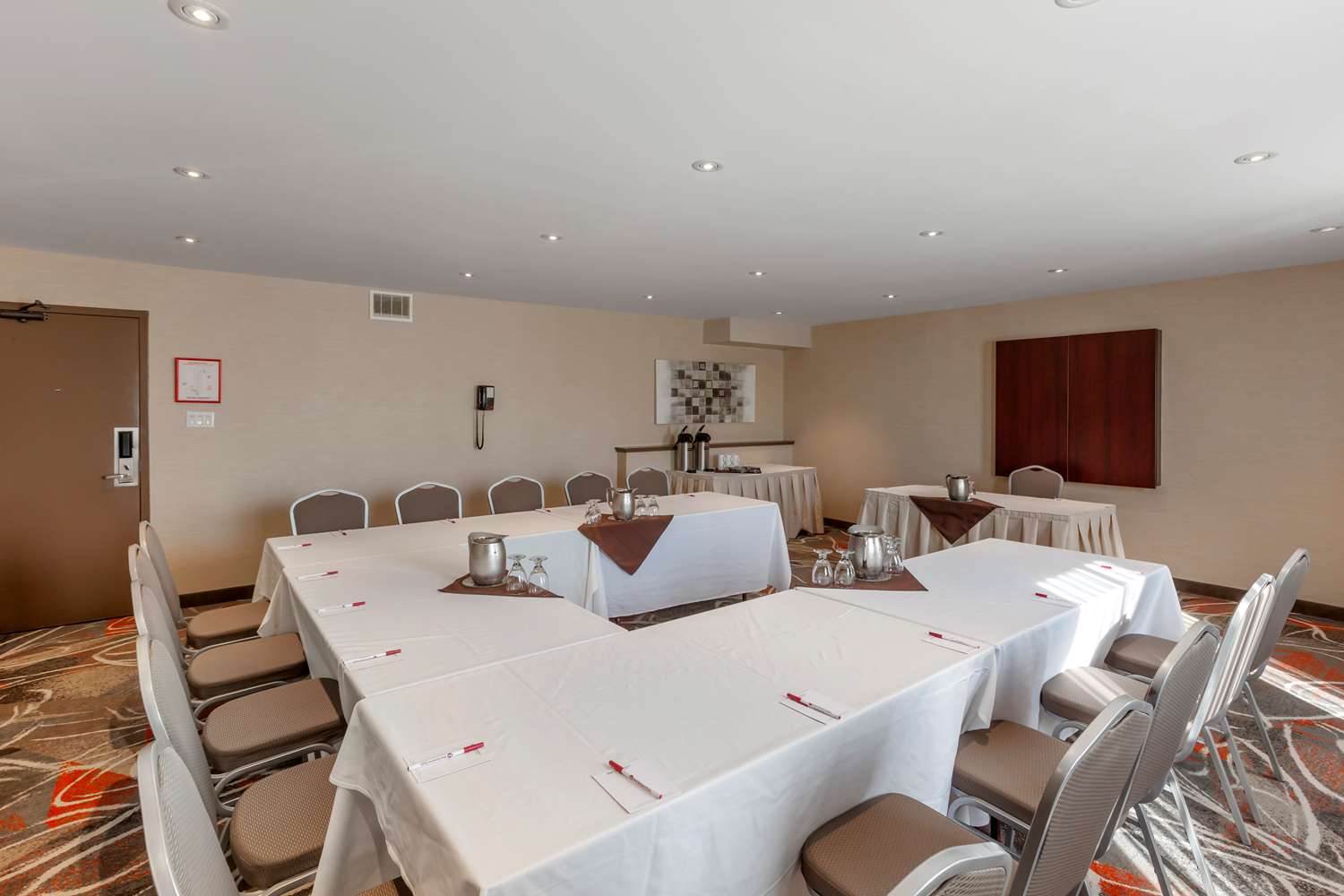 Best Western Plus Rose City Suites 24/35
